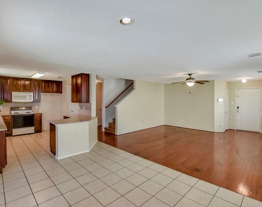 18231 Valebluff Lane - Photo Thumbnail 3