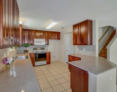18231 Valebluff Lane - Photo Thumbnail 7
