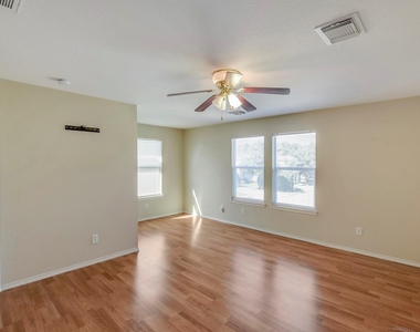 18231 Valebluff Lane - Photo Thumbnail 11