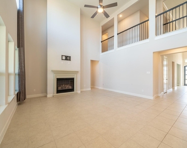 4706 Llano Loop - Photo Thumbnail 13