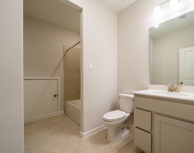 4706 Llano Loop - Photo Thumbnail 36