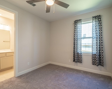 4706 Llano Loop - Photo Thumbnail 25