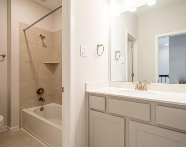 4706 Llano Loop - Photo Thumbnail 29
