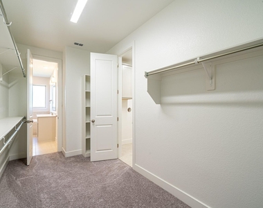 4706 Llano Loop - Photo Thumbnail 23
