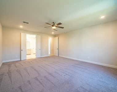 4706 Llano Loop - Photo Thumbnail 19