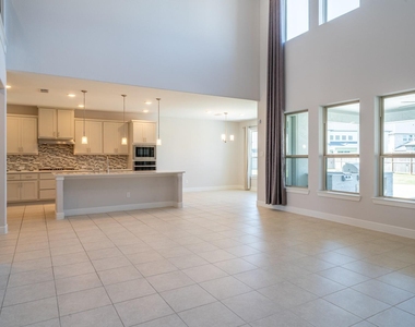4706 Llano Loop - Photo Thumbnail 15