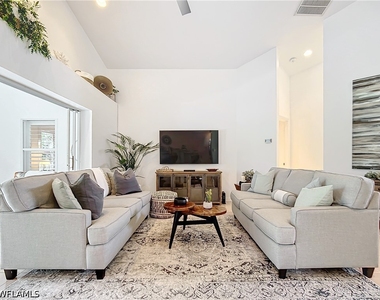 8452 Indian Wells Way - Photo Thumbnail 6