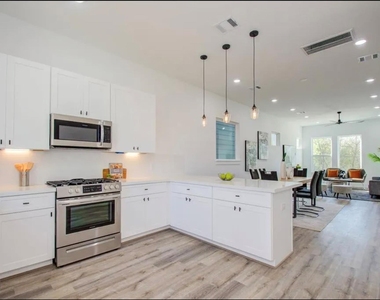 6730 Peerless Street - Photo Thumbnail 6