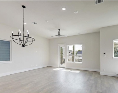 6730 Peerless Street - Photo Thumbnail 3