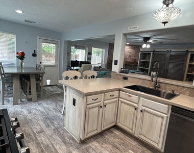 26914 Kingston Glen Lane - Photo Thumbnail 4