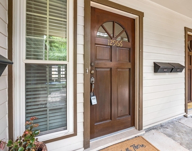 12966 Trail Hollow Drive - Photo Thumbnail 2