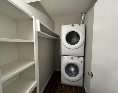 425 Emerson - Photo Thumbnail 8