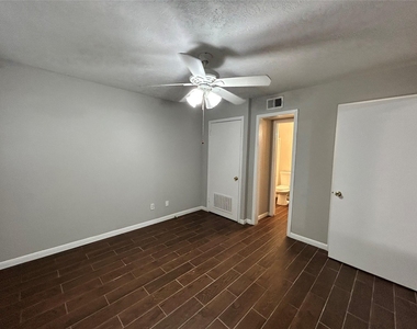 425 Emerson - Photo Thumbnail 7