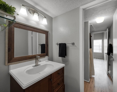 12900 Walden Road - Photo Thumbnail 10
