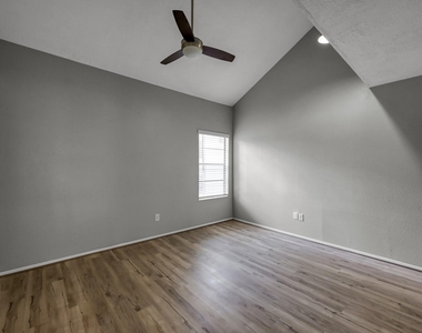 12900 Walden Road - Photo Thumbnail 7