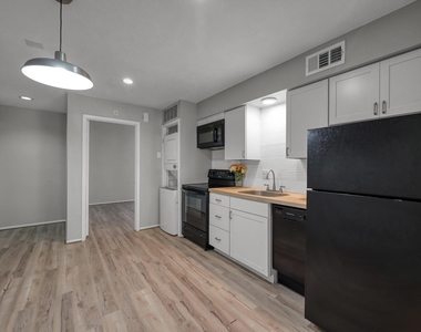 12900 Walden Road - Photo Thumbnail 4
