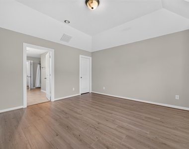 13423 Preston Cliff Court - Photo Thumbnail 34