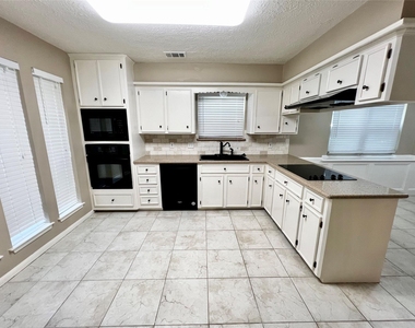 17527 Forest Mist Drive - Photo Thumbnail 15