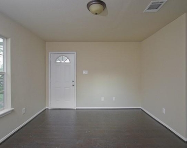 1001 9th Avenue N - Photo Thumbnail 10