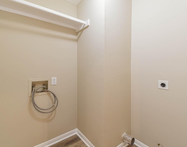 9523 Tallow Tree Drive - Photo Thumbnail 14