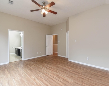 9523 Tallow Tree Drive - Photo Thumbnail 17