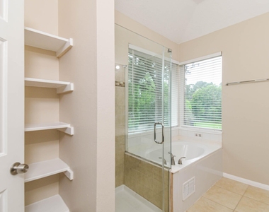 9523 Tallow Tree Drive - Photo Thumbnail 18