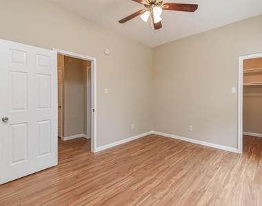 9523 Tallow Tree Drive - Photo Thumbnail 11