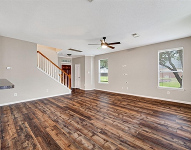5403 Canyon Hollow Drive - Photo Thumbnail 9