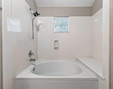 5403 Canyon Hollow Drive - Photo Thumbnail 31