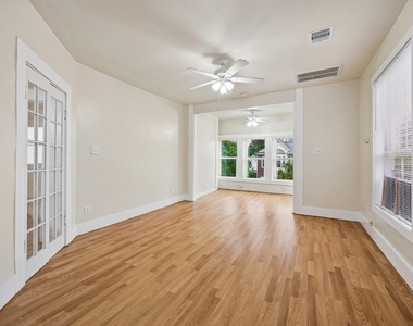 2010 Crocker Street - Photo Thumbnail 1