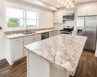 1624 Sealy - Photo Thumbnail 1