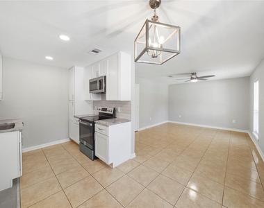 2526 Appian Way - Photo Thumbnail 4