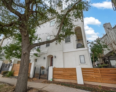 3217 Maxroy Street - Photo Thumbnail 5