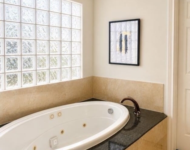 5622 Dolores Street - Photo Thumbnail 15