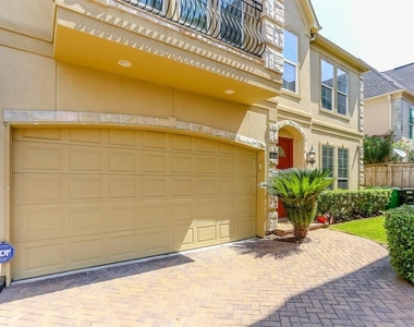 5622 Dolores Street - Photo Thumbnail 1