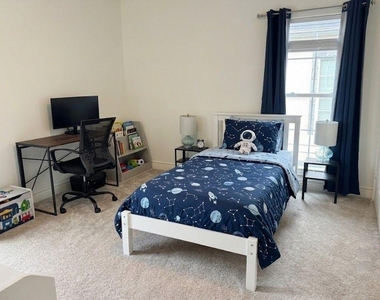 5622 Dolores Street - Photo Thumbnail 3