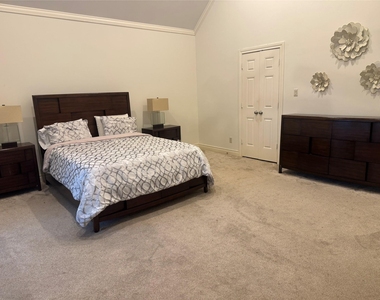 5622 Dolores Street - Photo Thumbnail 13