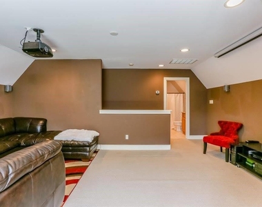 5622 Dolores Street - Photo Thumbnail 14