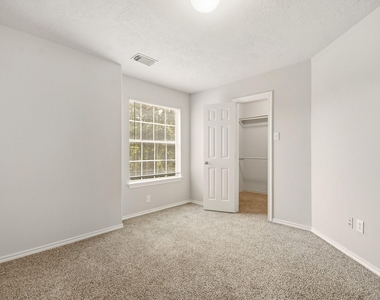 13107 Peppergate Lane - Photo Thumbnail 8
