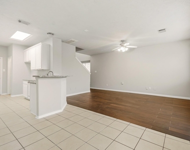 13107 Peppergate Lane - Photo Thumbnail 2