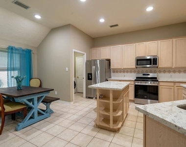 175 N Wimberly Way - Photo Thumbnail 6