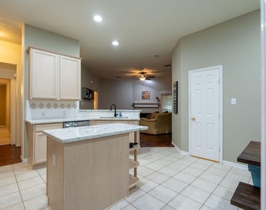 175 N Wimberly Way - Photo Thumbnail 10