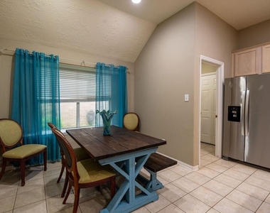 175 N Wimberly Way - Photo Thumbnail 14