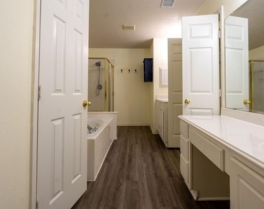 175 N Wimberly Way - Photo Thumbnail 19