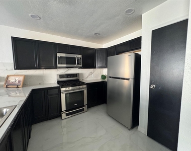 5409 Deborah Lane - Photo Thumbnail 9