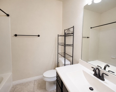 7506 Amber Village Cir - Photo Thumbnail 18