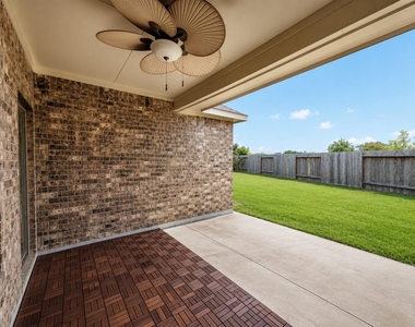 7506 Amber Village Cir - Photo Thumbnail 20