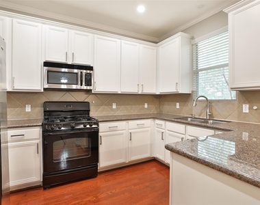 1422 W 24th Street - Photo Thumbnail 5