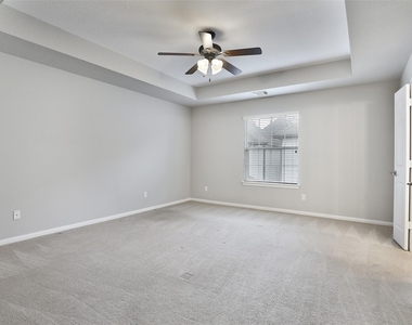 1422 W 24th Street - Photo Thumbnail 9