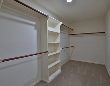 1422 W 24th Street - Photo Thumbnail 13